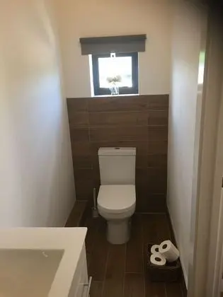 Deluxe Stüdyo (Studio West)