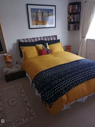 Traditional Tek Büyük Yataklı Oda
