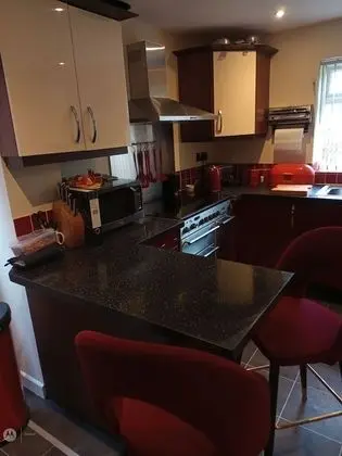 Traditional Tek Büyük Yataklı Oda