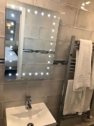 Dört Kişilik Oda, Banyolu/Duşlu (4 Person)