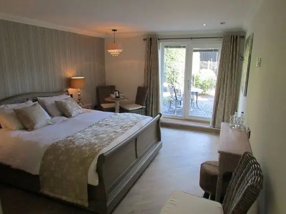 Luxury Tek Büyük Yataklı Oda, 1 En Büyük (King) Boy Yatak, Bahçe Manzaralı (1)