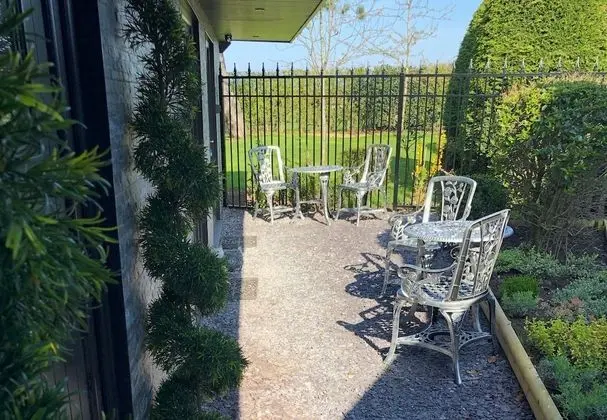 Luxury Tek Büyük Yataklı Oda, 1 En Büyük (King) Boy Yatak, Bahçe Manzaralı (1)