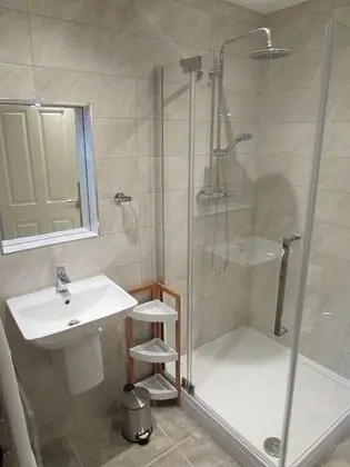 Luxury Tek Büyük Yataklı Oda, 1 En Büyük (King) Boy Yatak, Bahçe Manzaralı (1)