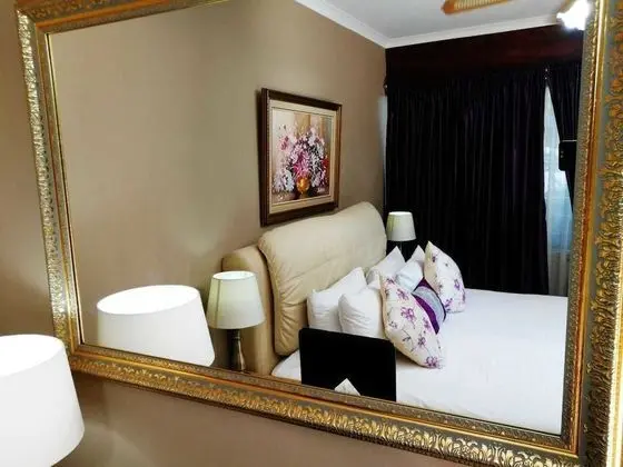 Luxury Tek Büyük veya İki Ayrı Yataklı Oda (10)