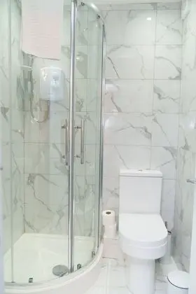 Superior Stüdyo, Banyolu/Duşlu