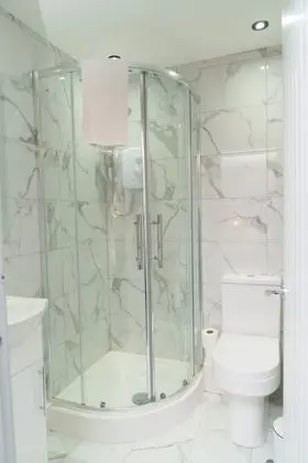 Superior Stüdyo, Banyolu/Duşlu