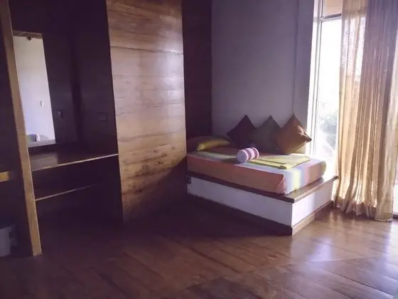 Deluxe Tek Büyük Yataklı Oda, Balkon, Nehir Manzaralı
