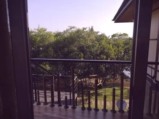 Deluxe Tek Büyük Yataklı Oda, Balkon, Nehir Manzaralı