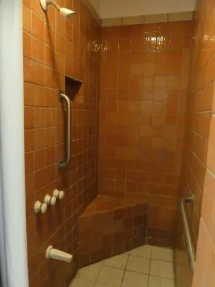 Economy Tek Büyük Yataklı Oda, Ortak Banyo