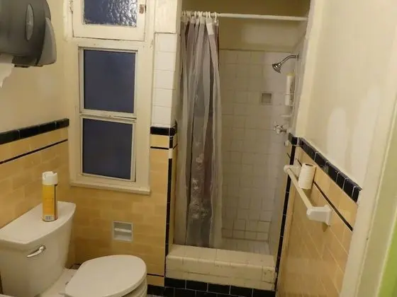 Economy Tek Büyük Yataklı Oda, Ortak Banyo