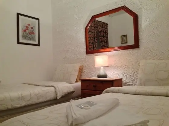 İki Ayrı Yataklı Oda, Banyolu/Duşlu