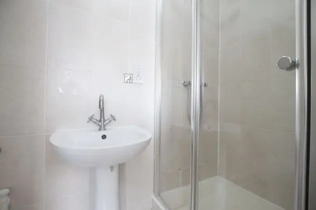 Standard Tek Büyük Yataklı Oda, Ortak Banyo