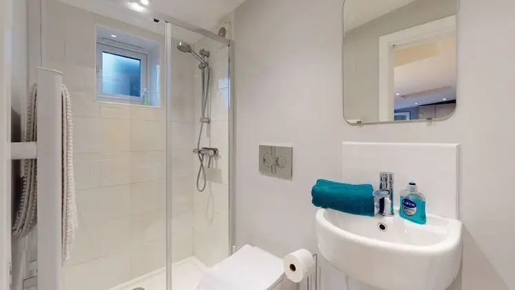 Deluxe Stüdyo, Banyolu/Duşlu
