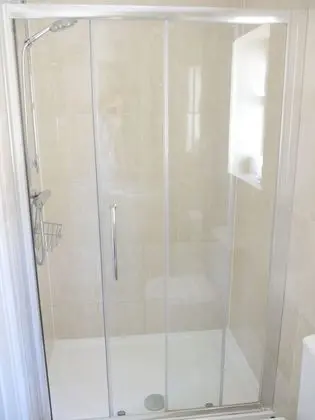 Premium Tek Büyük Yataklı Oda
