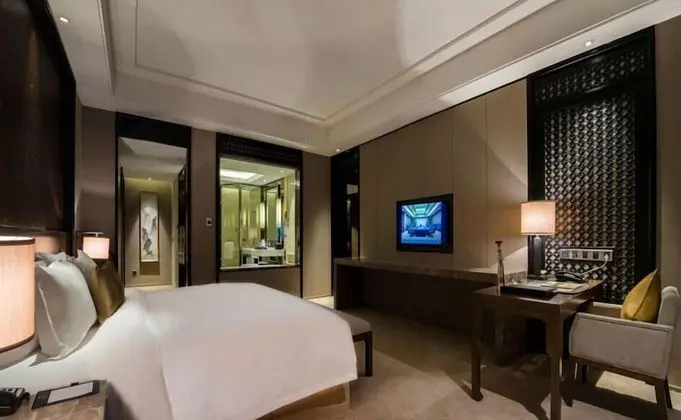 Senior Tek Büyük Yataklı Oda