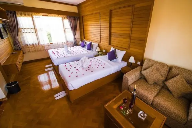 Deluxe Twin Room with Pool View