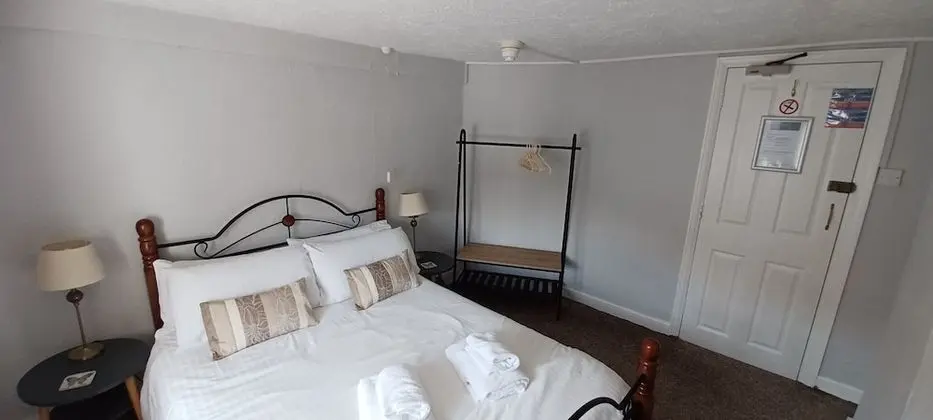 Standard Tek Büyük Yataklı Oda, Ortak Banyo