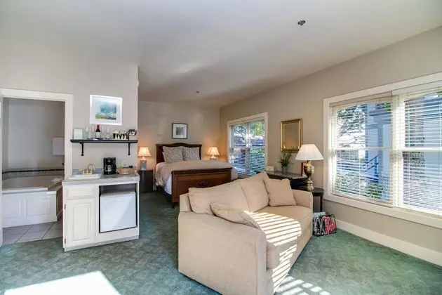 Süit, 1 Büyük (Queen) Boy Yatak ve Çekyat (Courtyard)