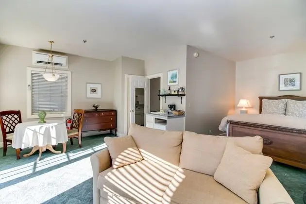 Süit, 1 Büyük (Queen) Boy Yatak ve Çekyat (Courtyard)