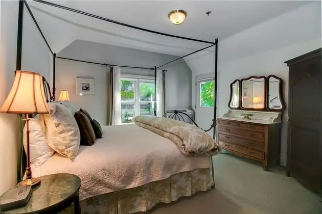 Süit, 1 En Büyük (King) Boy Yatak (Barbara Howard)