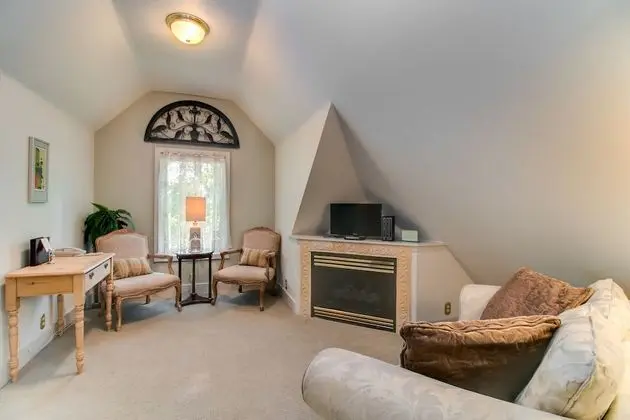 Süit, 1 En Büyük (King) Boy Yatak (Barbara Howard)