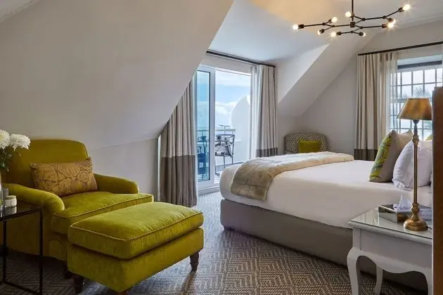 Luxury Balcony Suite