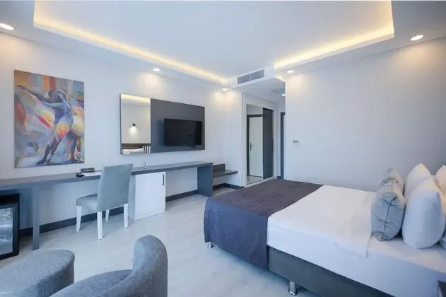 https://images.etstur.com/imgproxy/resize/2560x1440/files/images/hotelImages/etsrooms/518351/Wind_of_Cesme_20250520115814_0.JPG