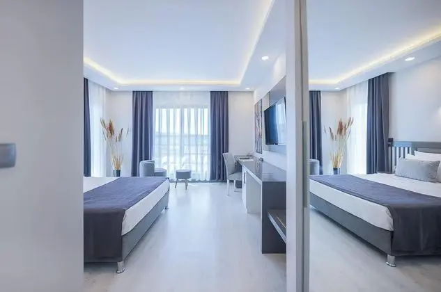 https://images.etstur.com/imgproxy/resize/2560x1440/files/images/hotelImages/etsrooms/518351/Wind_of_Cesme_20250520115814_1.JPG
