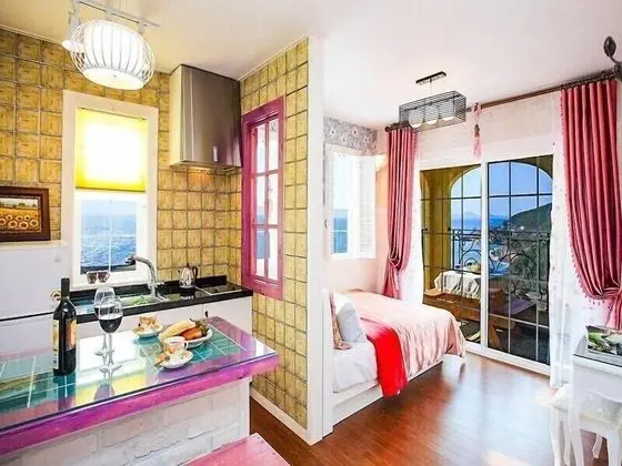 Dasom  (Extra person fee to be paid upon arrival)