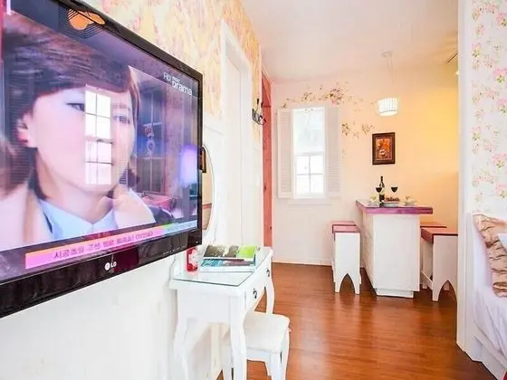 Dasom  (Extra person fee to be paid upon arrival)