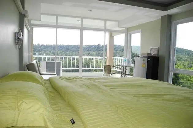 Standard Room with Mountain View