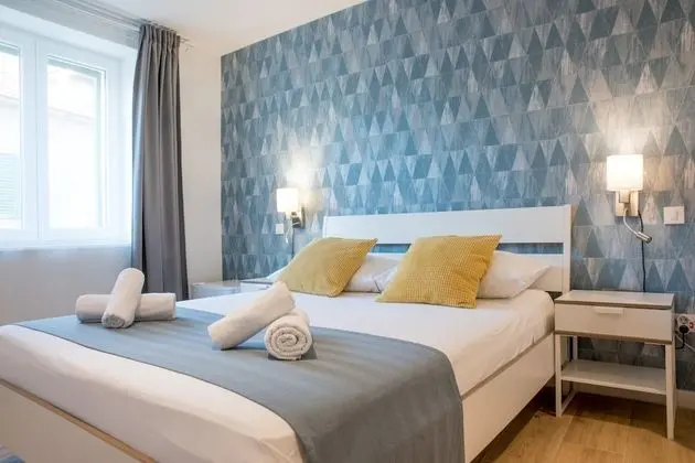 Tek Büyük Yataklı Oda (1)