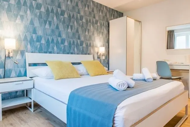 Tek Büyük Yataklı Oda (1)