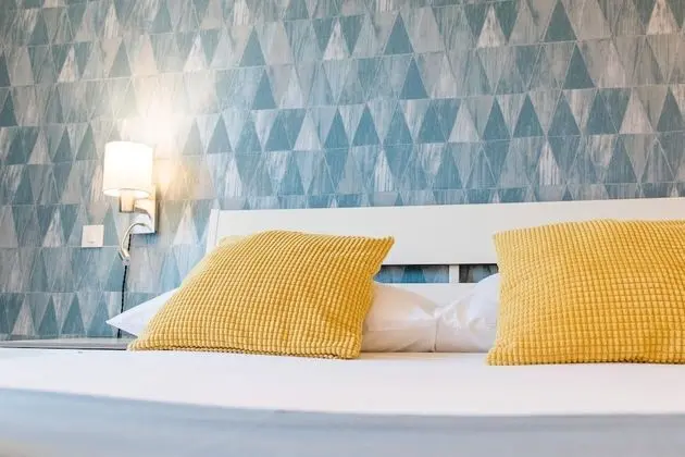 Tek Büyük Yataklı Oda (1)