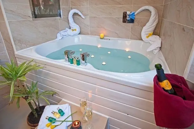 Çatı Katı Süiti (Penthouse) (Love Snug)