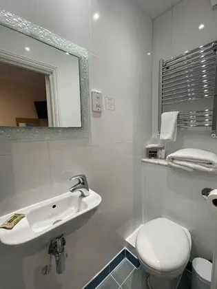 Standard Tek Kişilik Oda, Banyolu/Duşlu