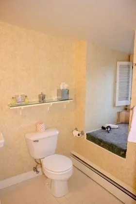 Classic Room, 1 Queen Bed OR 1 Full Bed