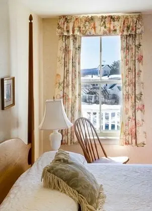 Queen Room with Fireplace