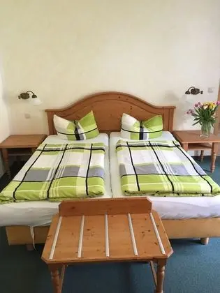 Classic Tek Büyük Yataklı Oda