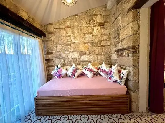 Çift Kişilik, Havuz Manzaralı