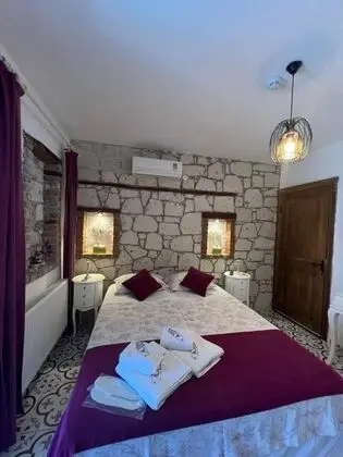 Çift Kişilik, Havuz Manzaralı
