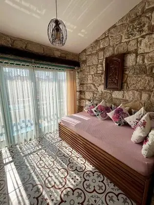 Çift Kişilik, Havuz Manzaralı