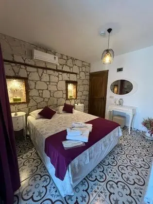 Çift Kişilik, Havuz Manzaralı