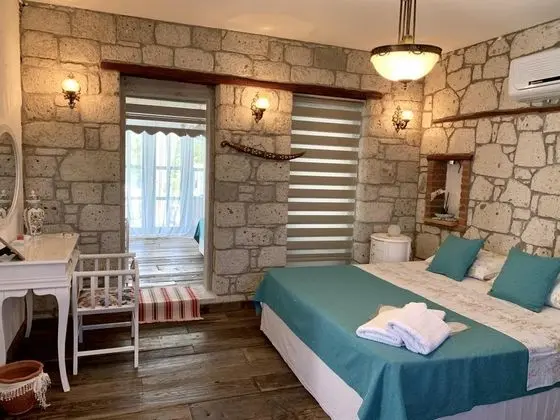 Deluxe Oda, Havuz Manzaralı
