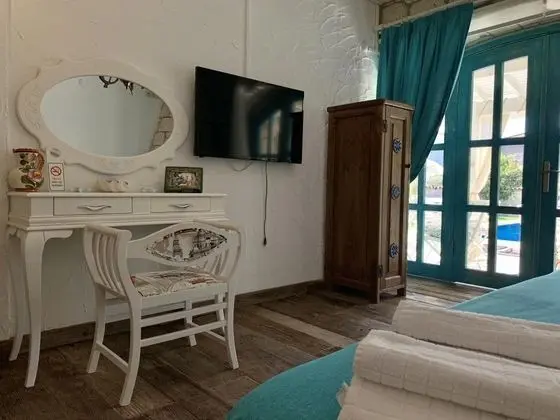 Deluxe Oda, Havuz Manzaralı