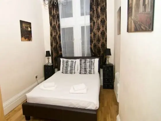 Tek Büyük Yataklı Oda, Banyolu/Duşlu