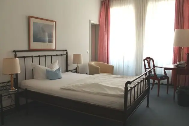 Basic Tek Büyük Yataklı Oda