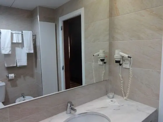 Üç Kişilik Oda