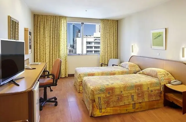 Luxo com 2 Camas de Solteiro
