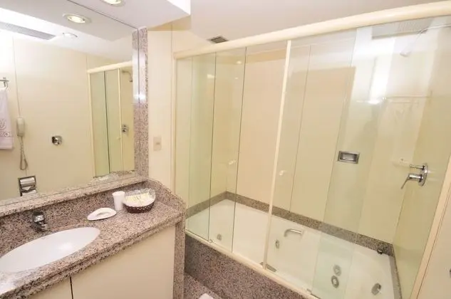 Luxo com 2 Camas de Solteiro